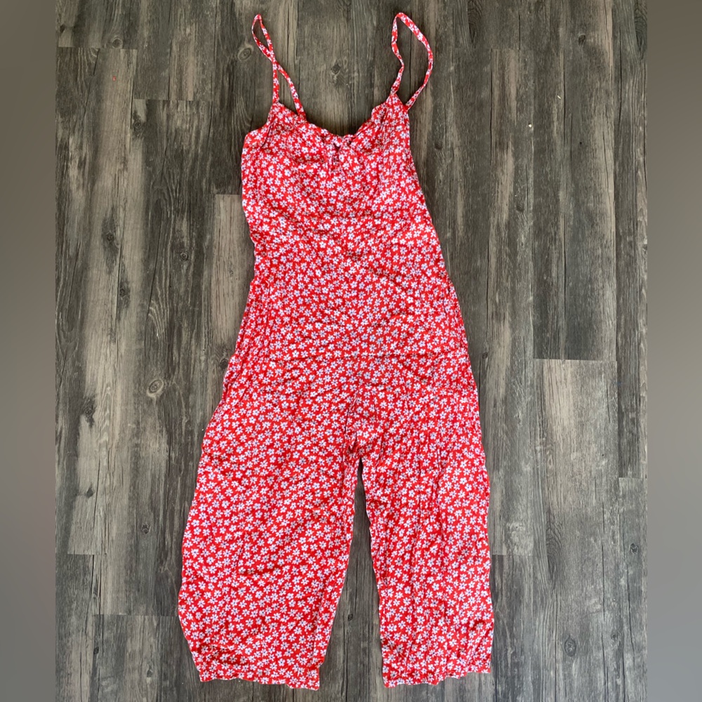 Old Navy size L floral tie front jumpsuit, smocked back, adjustable straps